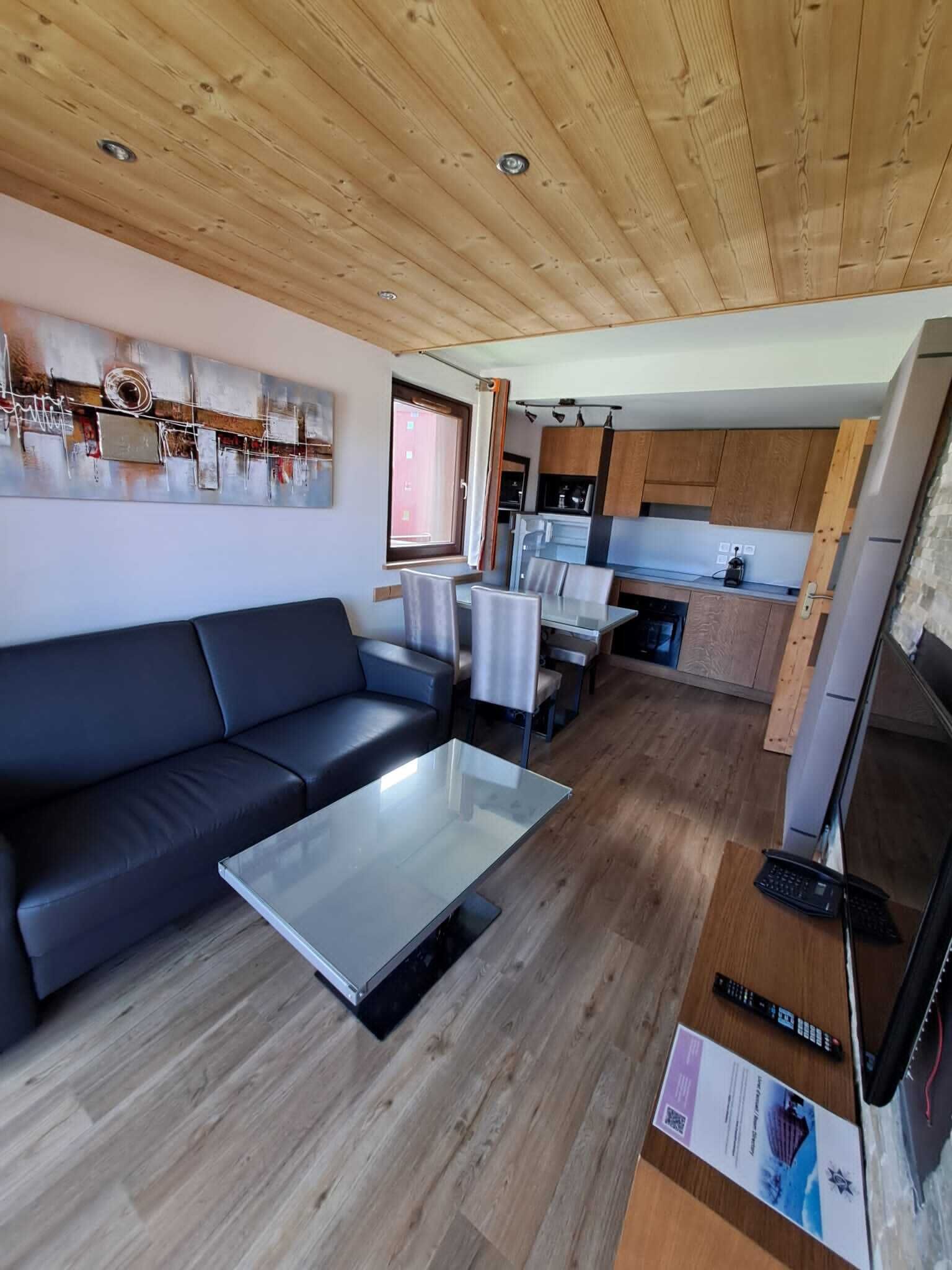 Departamento, 1 habitación, con acceso para personas discapacitadas, balcón (Cabine) | Área de sala de estar | Televisión de pantalla plana 