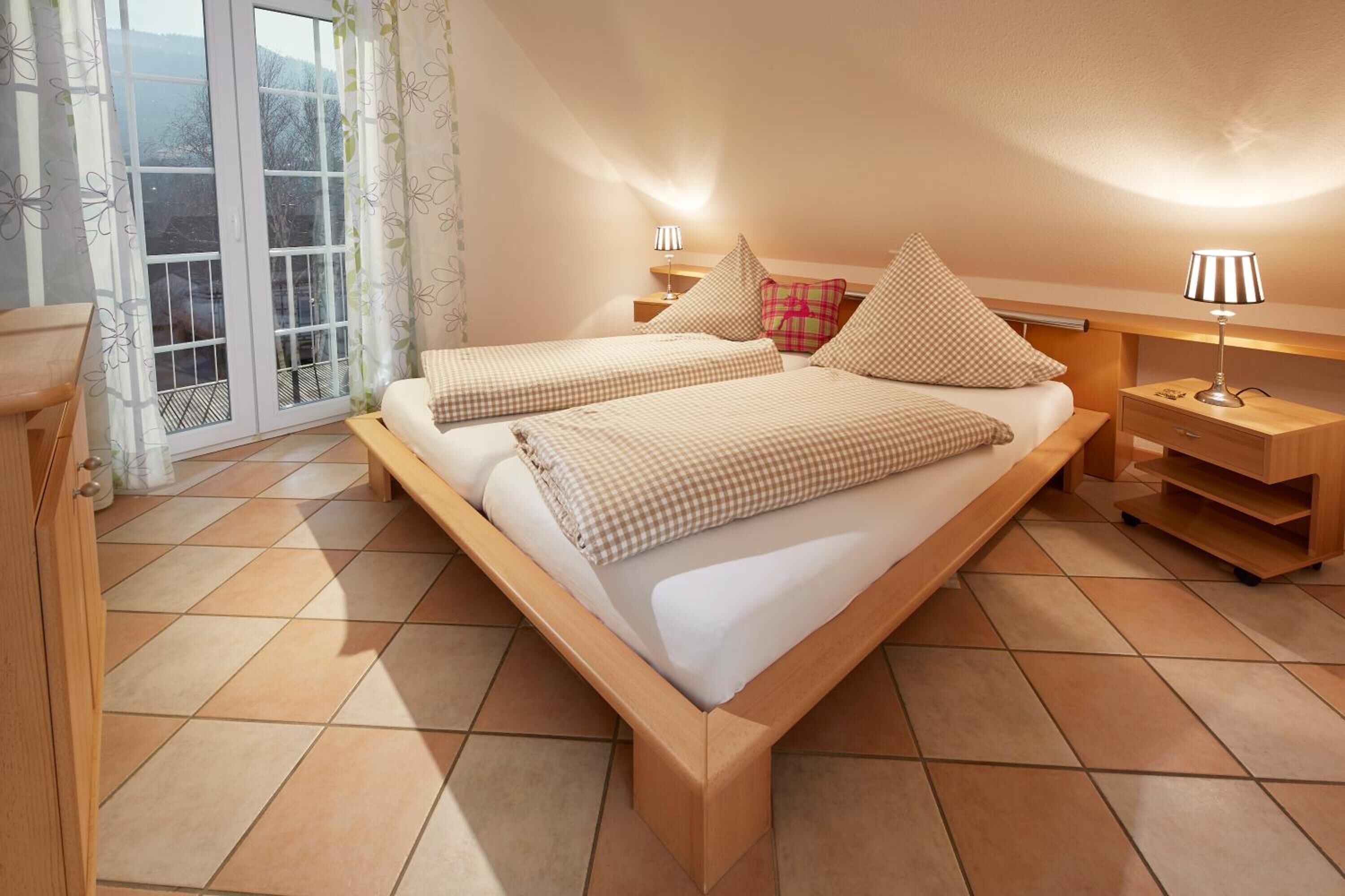 1 bedroom, in-room safe, desk, free wifi