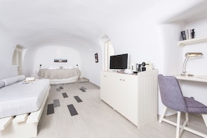 Suite (Emotion) | Minibar, in-room safe, individually decorated, individually furnished