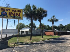 Aerial view - Best Value Inn Motel Sandusky (Marianna)