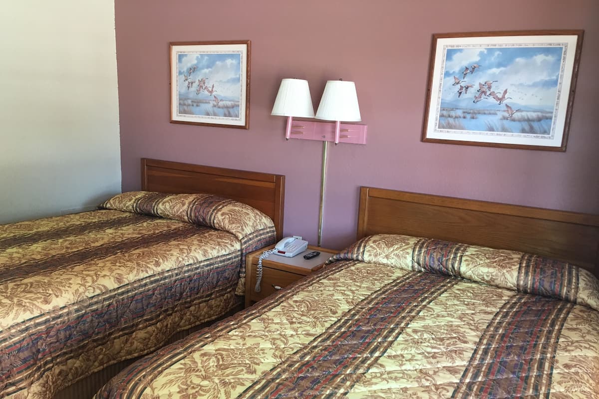 2 Double Beds (Non-Smoking) | Free WiFi