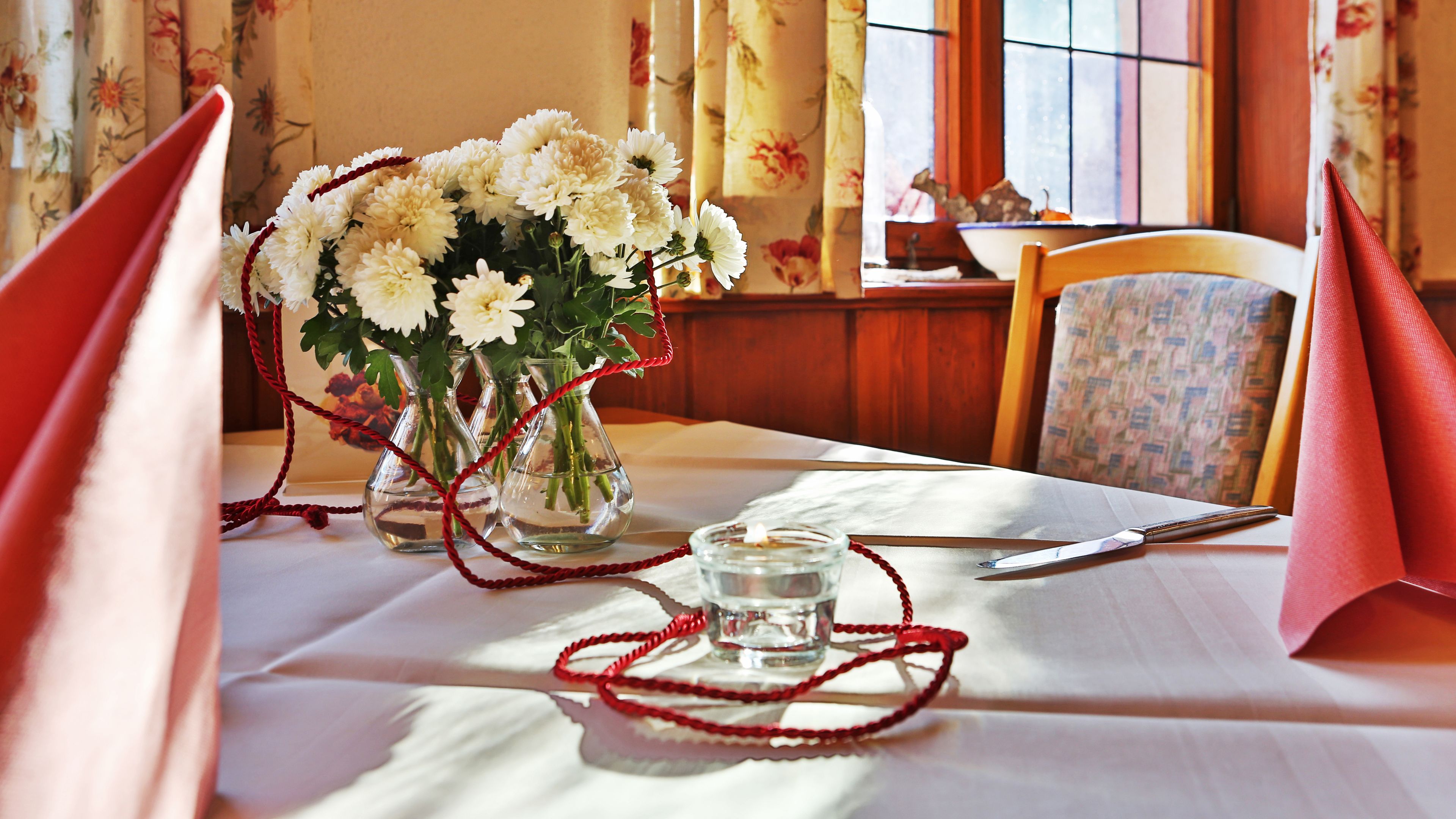 lunch and dinner served, german cuisine