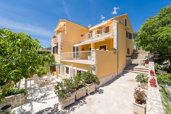 Apartments Nada - Brač