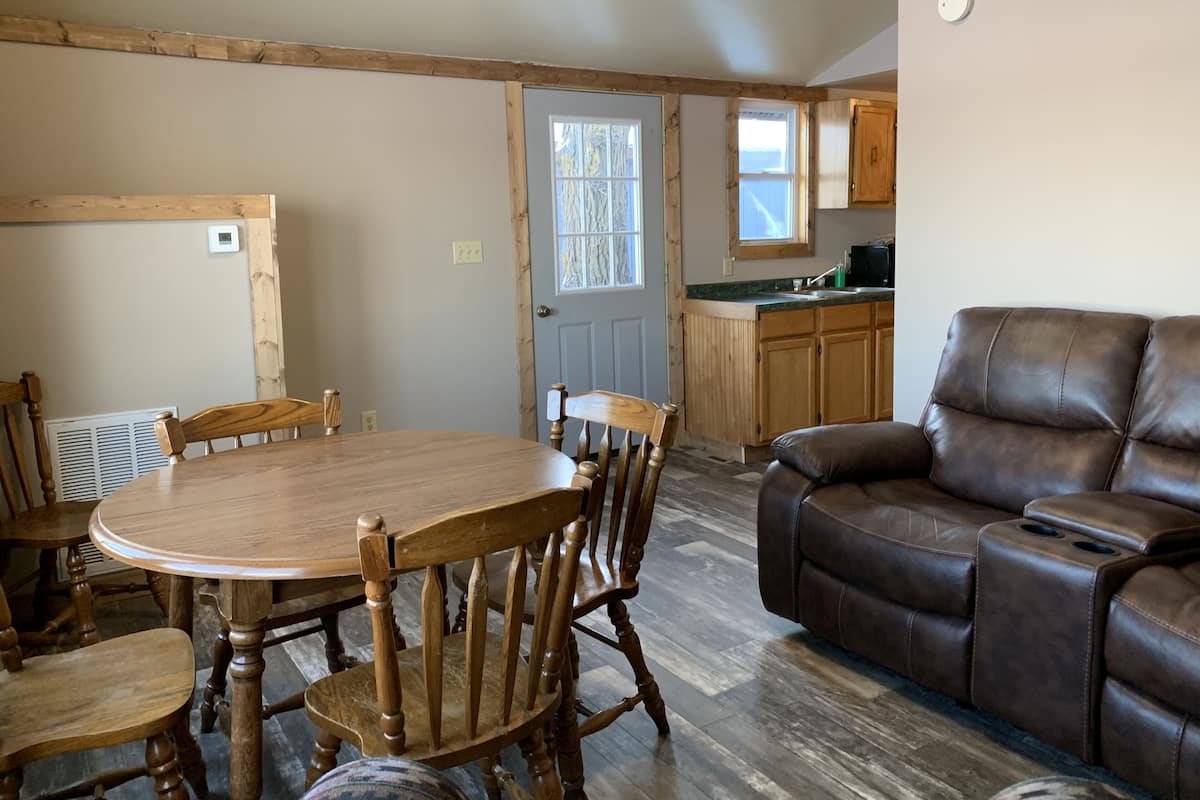 Stuga - 2 sovrum (Sleeps 6) | Gratis wi-fi och sängkläder