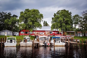 Front of property - River Bend's Resort (Baudette)