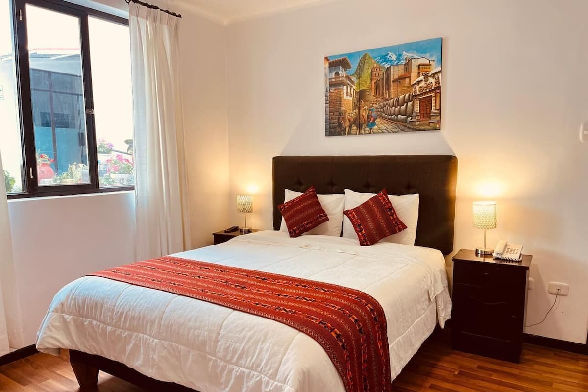 Desk, rollaway beds, free WiFi