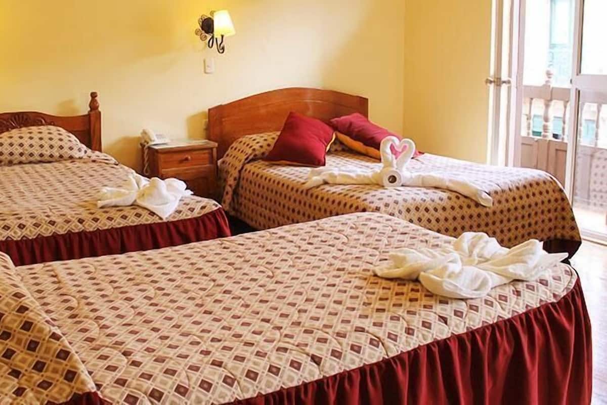 Desk, rollaway beds, free WiFi
