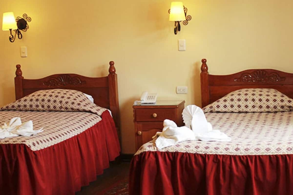 Desk, rollaway beds, free WiFi