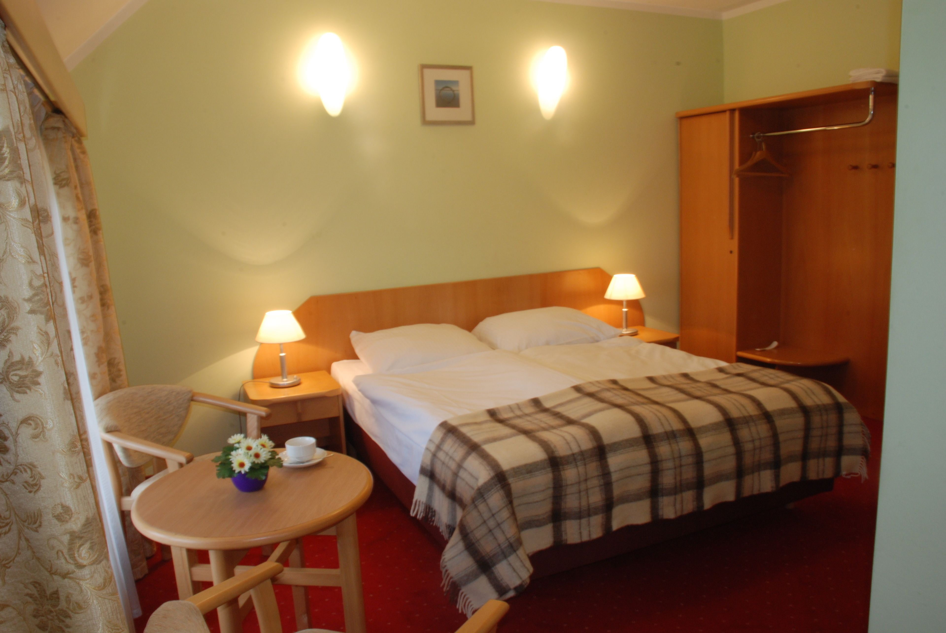 standard twin room | in-room safe, desk, soundproofing, iron/ironing board