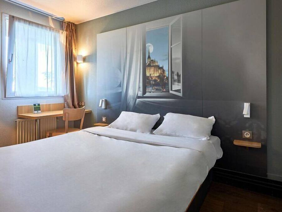 Double Room, Accessible, Non Smoking | Premium bedding, desk, soundproofing, free WiFi