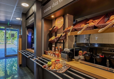 FizetĆs svĂ©dasztalos reggeli mindennap