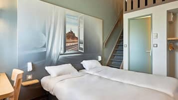 Quadruple Room, Non Smoking | Premium bedding, desk, soundproofing, free WiFi