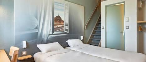 Quadruple Room, Non Smoking | Premium bedding, desk, soundproofing, free WiFi