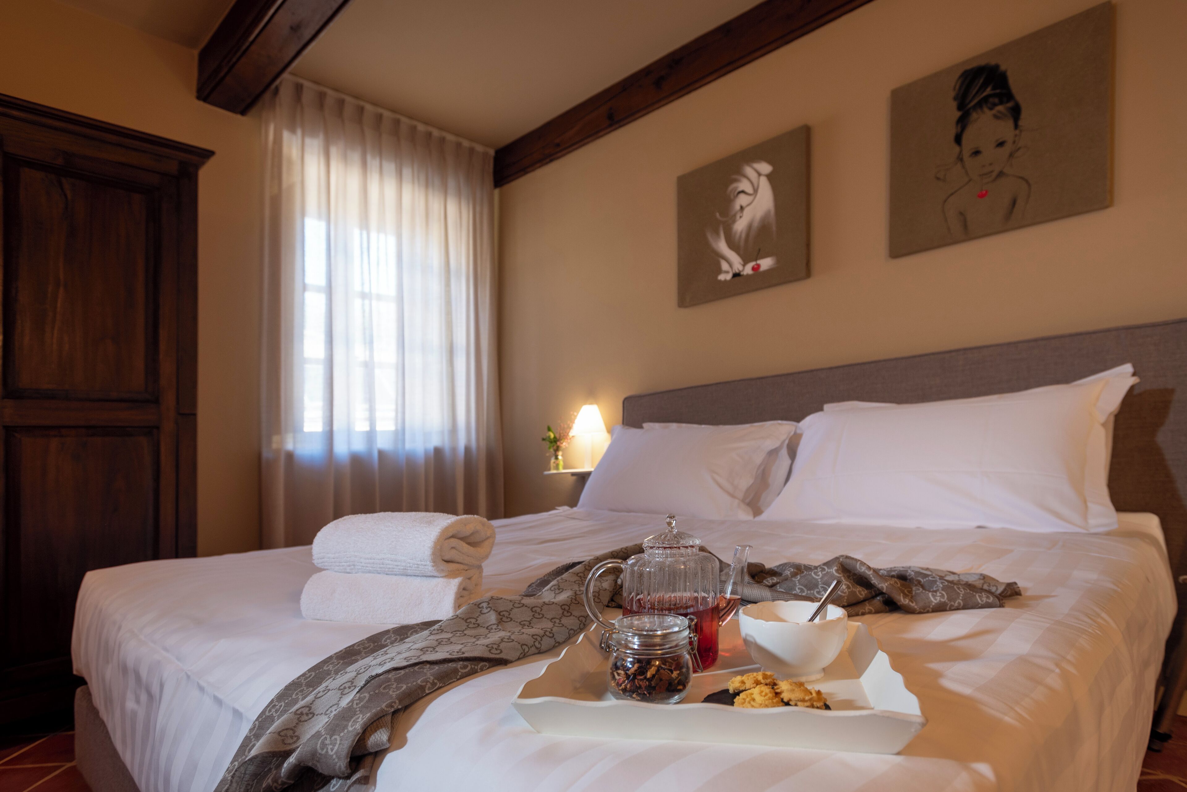 Habitación doble Deluxe | Ropa de cama de alta calidad, edredón y minibar 