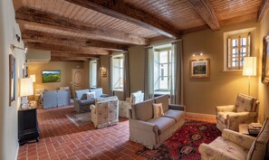 Coin salon dans le hall