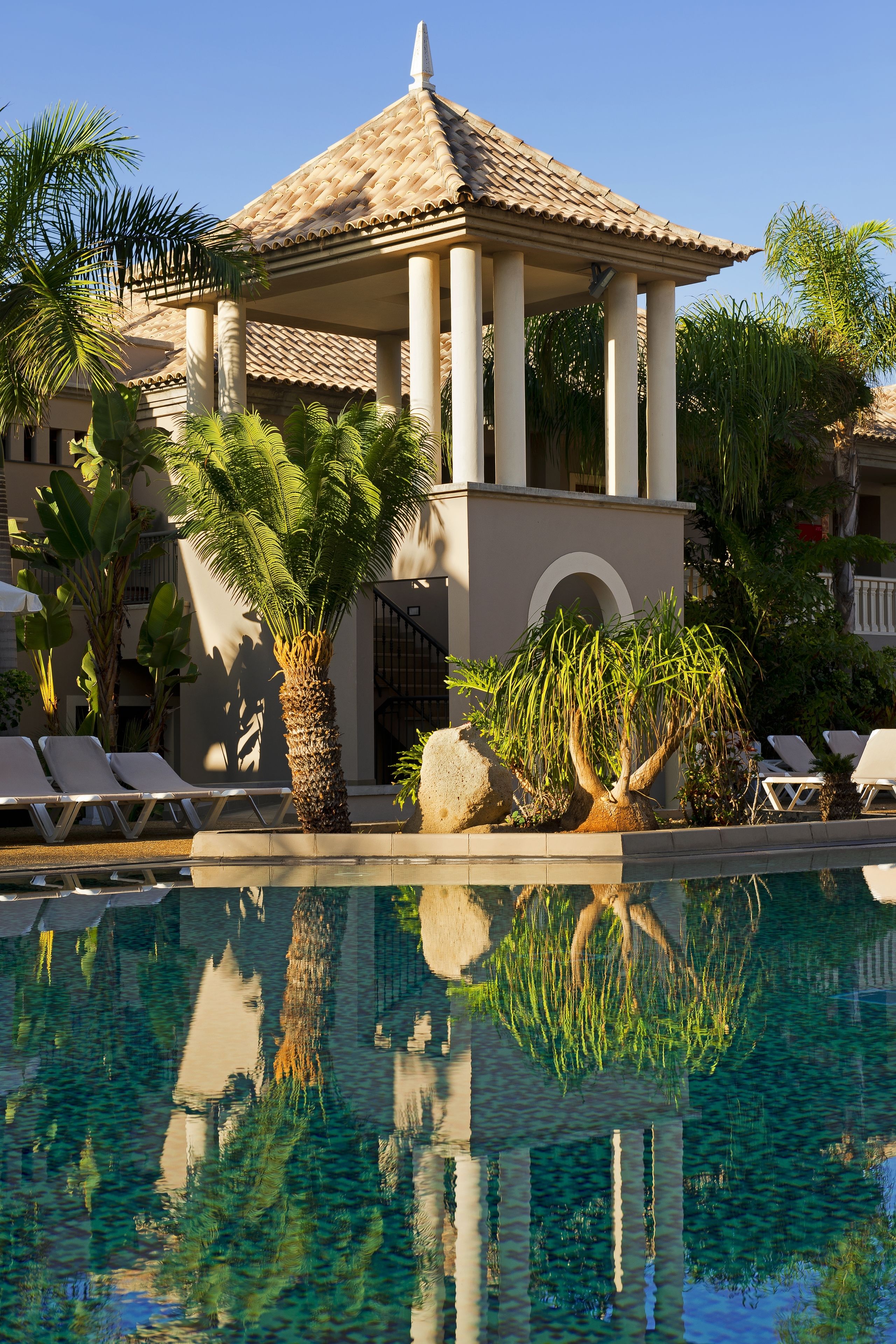 2 outdoor pools, pool umbrellas, pool loungers