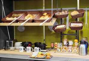 Desayuno buffet todos los días (con cargo)