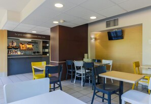 Restaurant - B&B HOTEL Freyming-Merlebach (Betting)