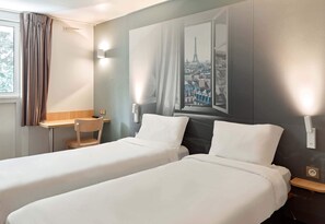 Habitación con 2 camas individuales, no fumadores | Ropa de cama de alta calidad, escritorio, sistema de insonorización