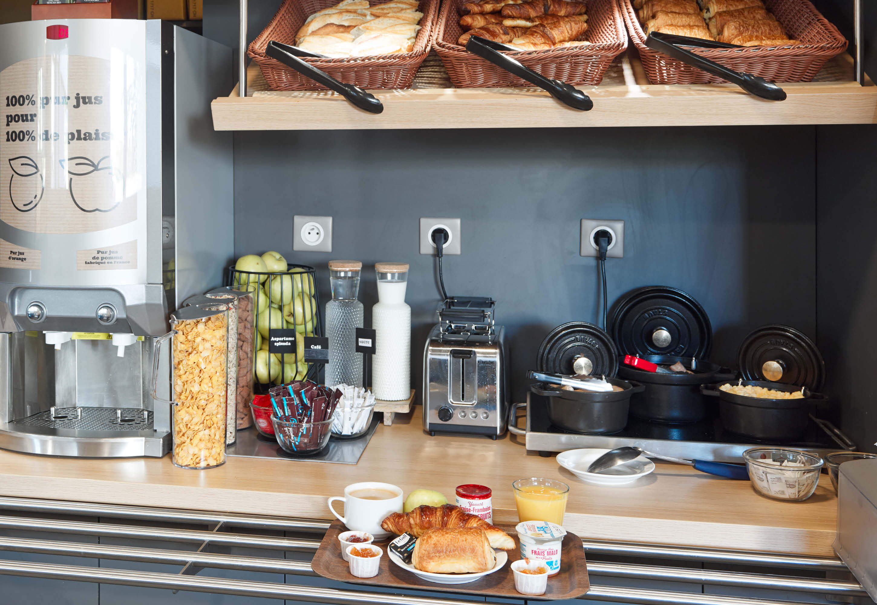 Petit déjeuner buffet servi tous les jours en supplément