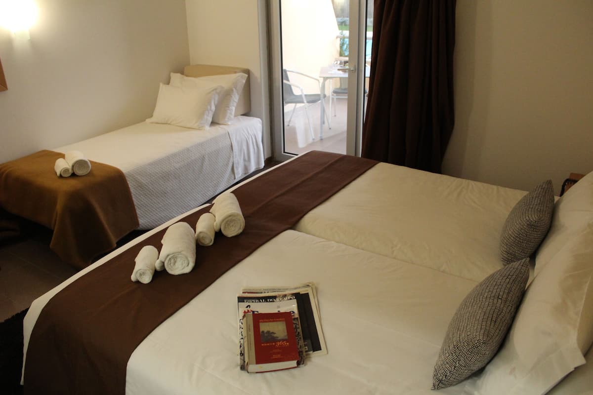 Minibar, desk, soundproofing, iron/ironing board