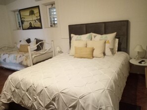 Suite junior, para no fumadores | Minibar, wifi gratis y ropa de cama 