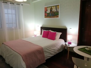 Villa – panorama, 6 soverom, privat basseng, utsikt mot innsjø | Minibar, wi-fi (inkludert) og sengetøy