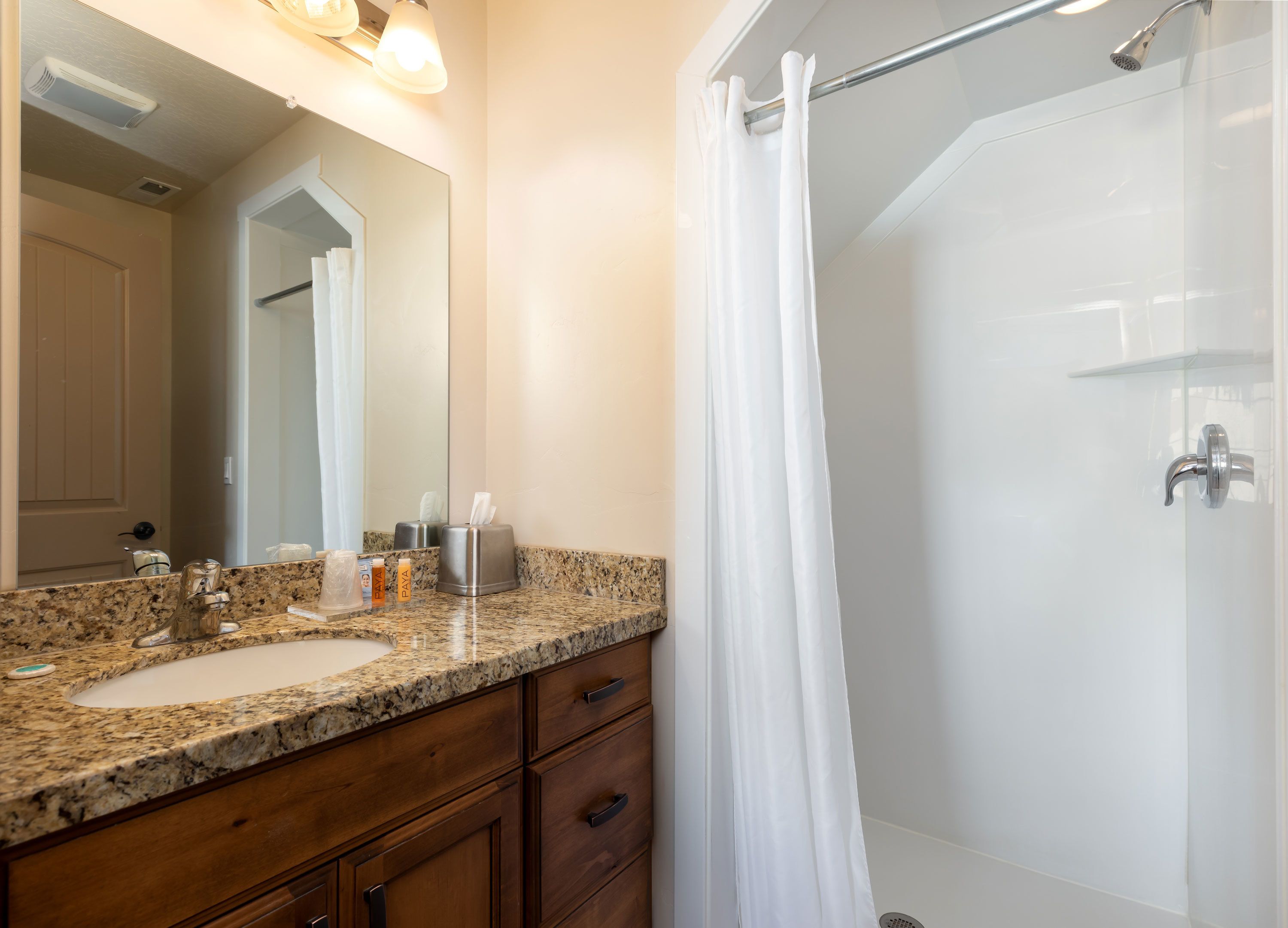 Luksus-byhus - 3 soveværelser - køkken | Badeværelse | Kombination af bruser/badekar, dybe badekar, gratis toiletartikler