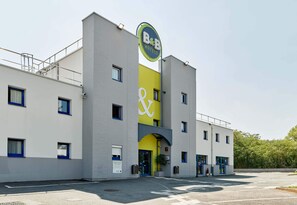 Front of property - B&B HOTEL Montlhéry (Linas)