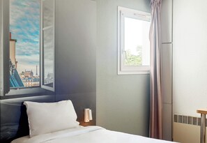 Twin Room, Non Smoking | Premium bedding, desk, soundproofing, free WiFi - B&B HOTEL Montlhéry (Linas)