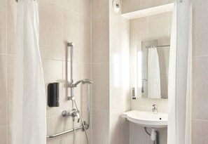 Double Room, Accessible, Non Smoking | Bathroom | Shower, towels - B&B HOTEL Montlhéry (Linas)