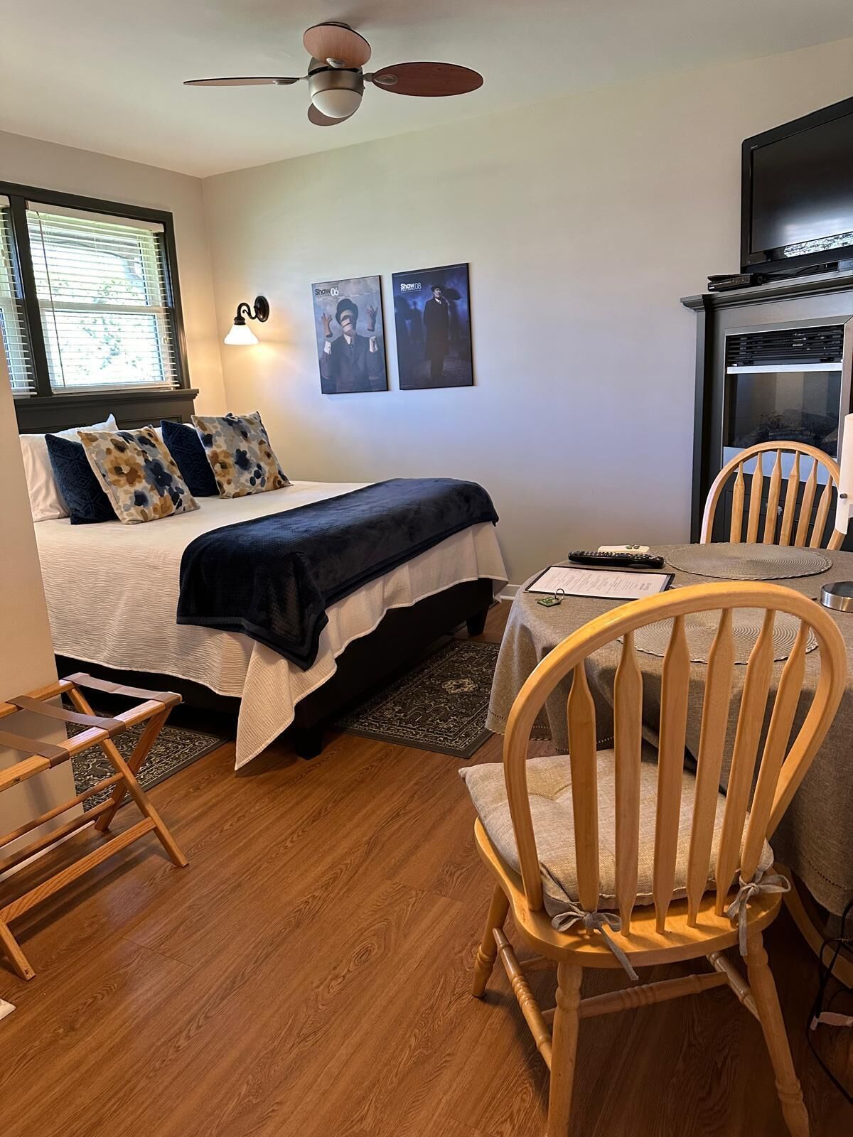 Suite, 1 Queen Bed | Free WiFi, bed sheets