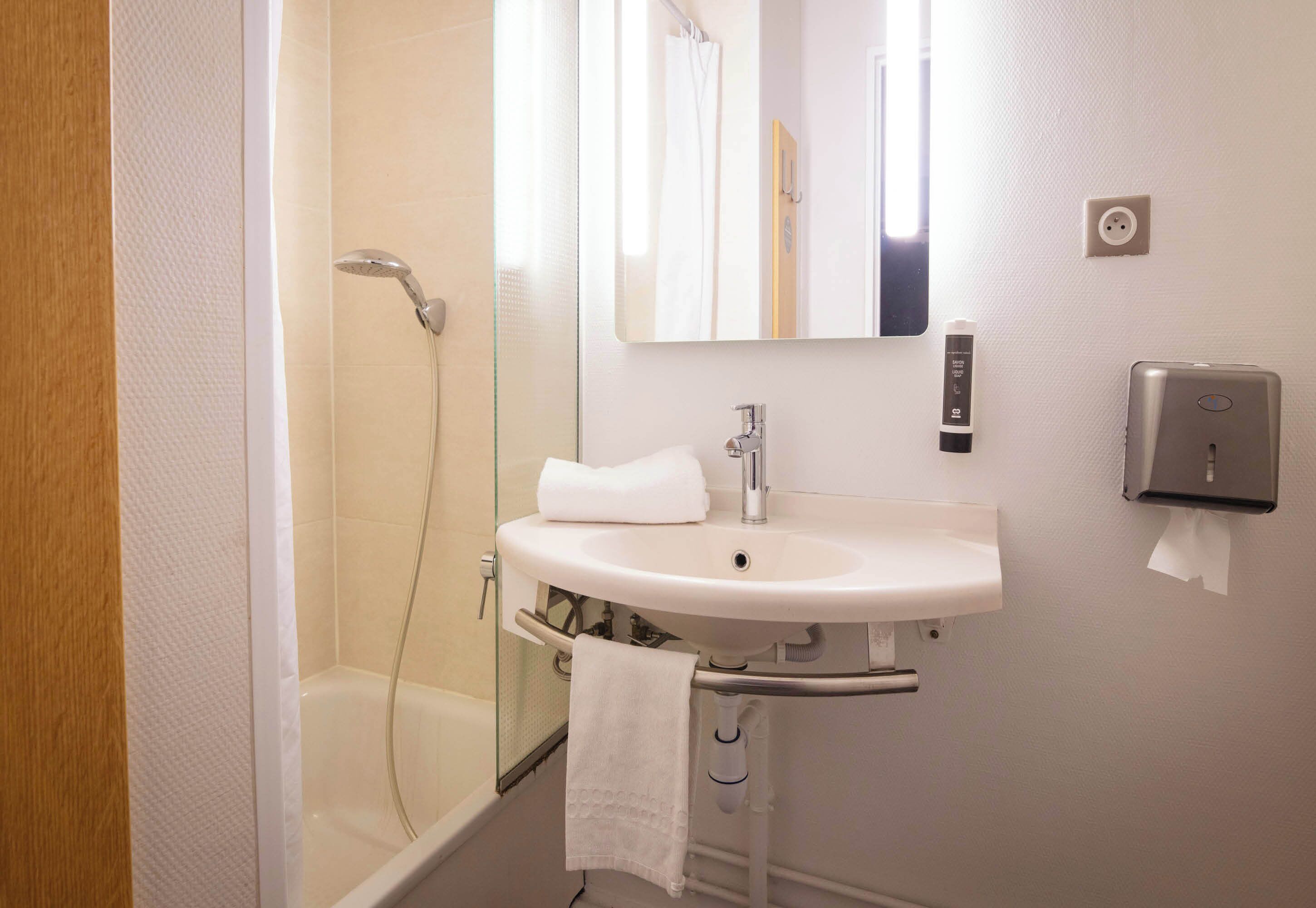 Photo - B&B HOTEL Avignon 1