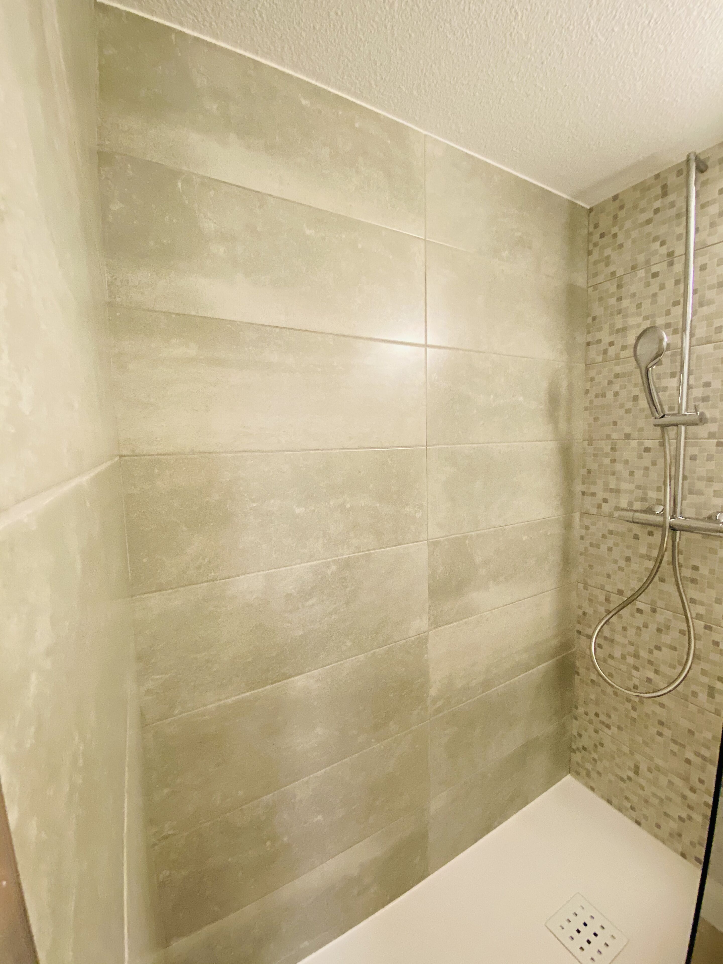 eco-friendly toiletries, towels