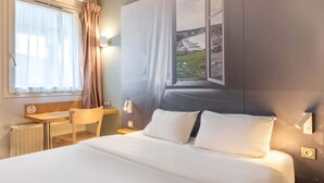 เครื่องนอนระดับพรีเมียม, โต๊ะทำงาน, ห้องเก็บเสียง, Wi-Fi ฟรี
