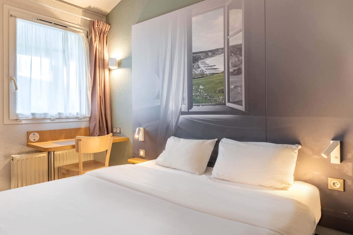 Sängtillbehör av högsta kvalitet, skrivbord och ljudisolering