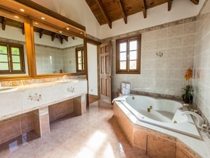 Premium Villa, 3 Bedrooms, Private Pool, Ocean View | Bilik Mandi