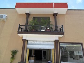 Fachada de la propiedad