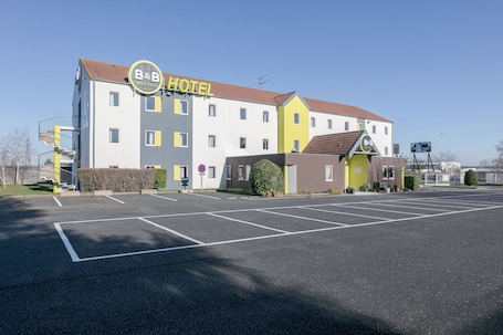 B&B HOTEL Poitiers (1)