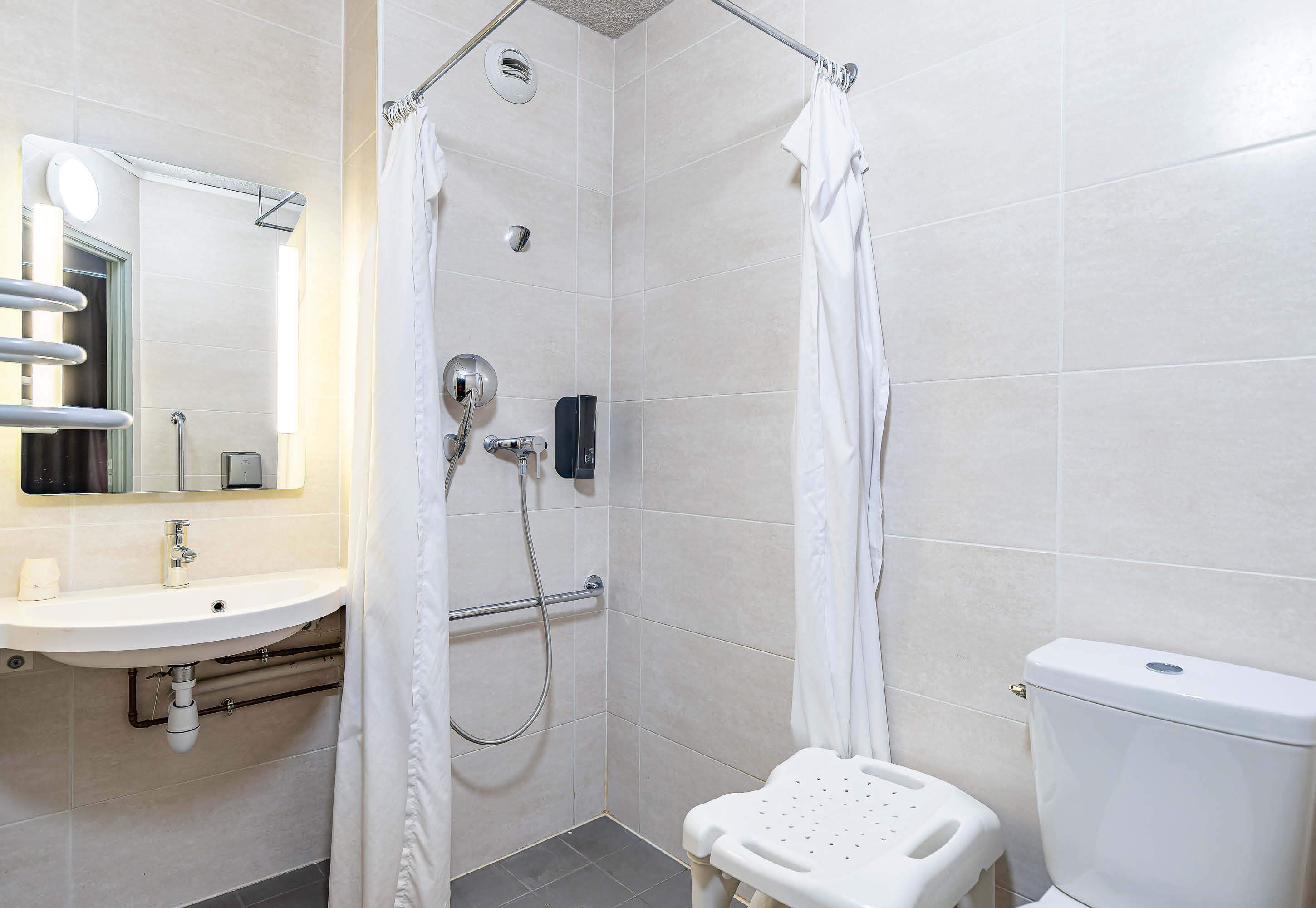 Photo - B&B HOTEL Poitiers 1 Futuroscope