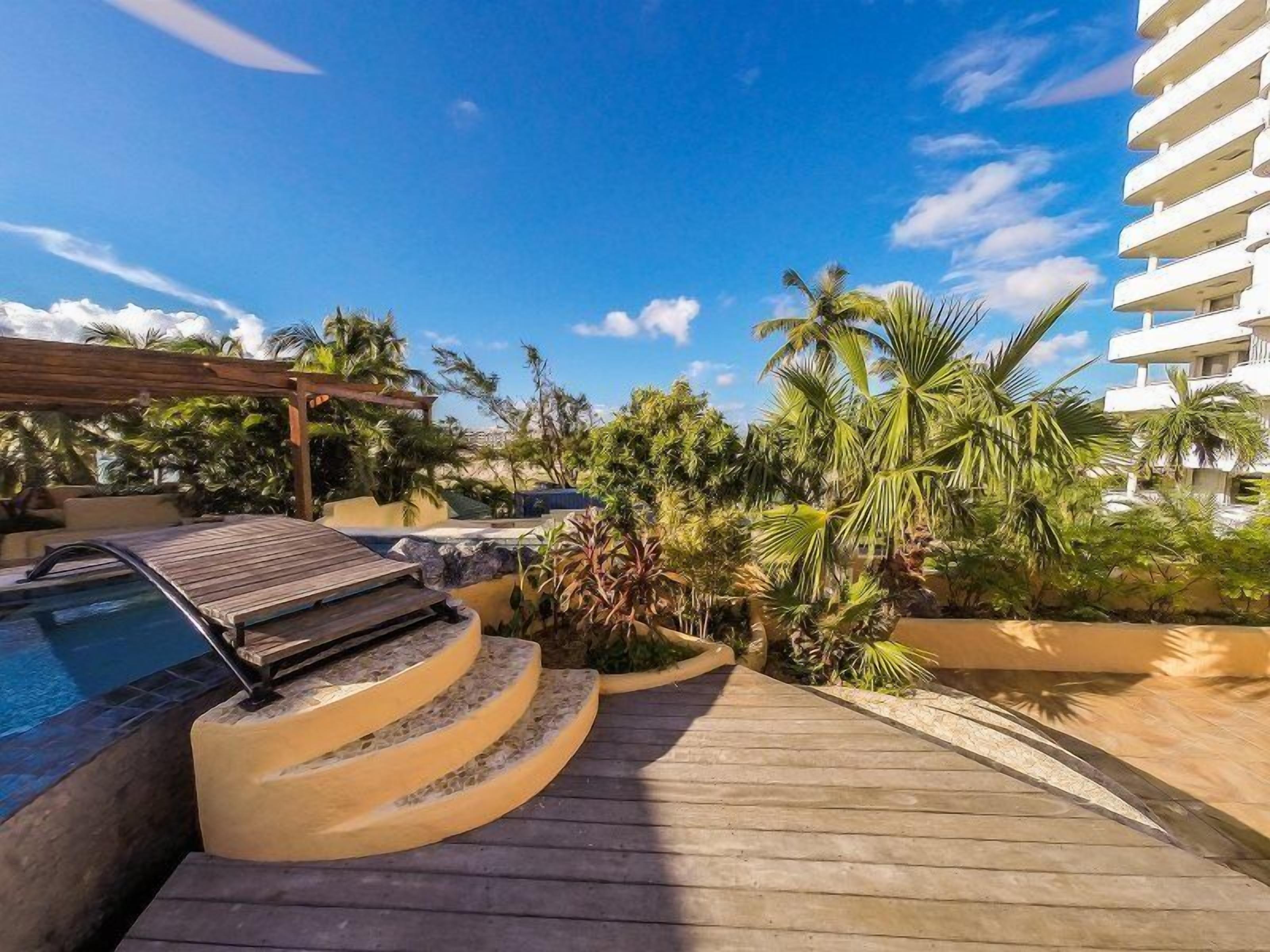 Sundeck