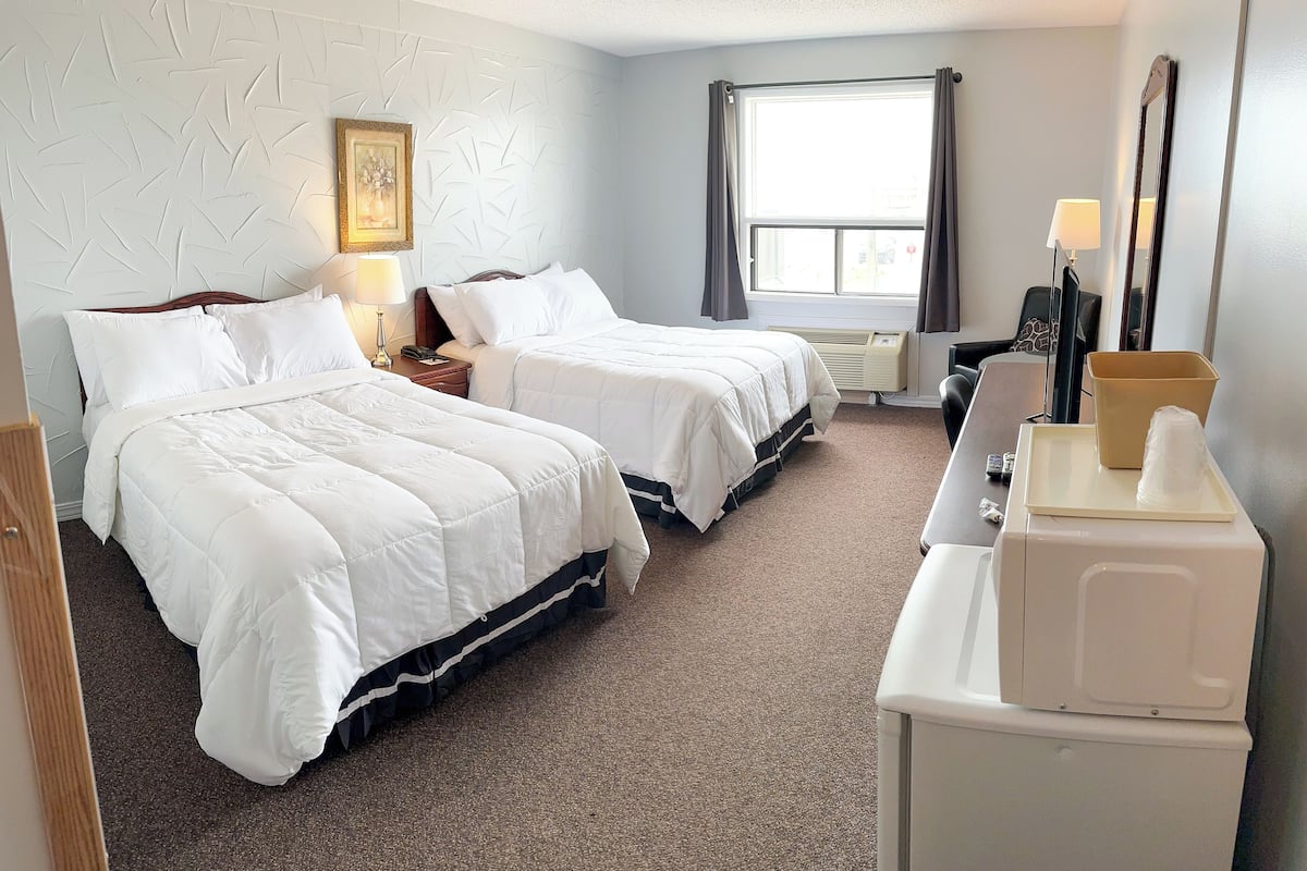 Room, 2 Double Beds | 1 bedroom, desk, iron/ironing board, free WiFi
