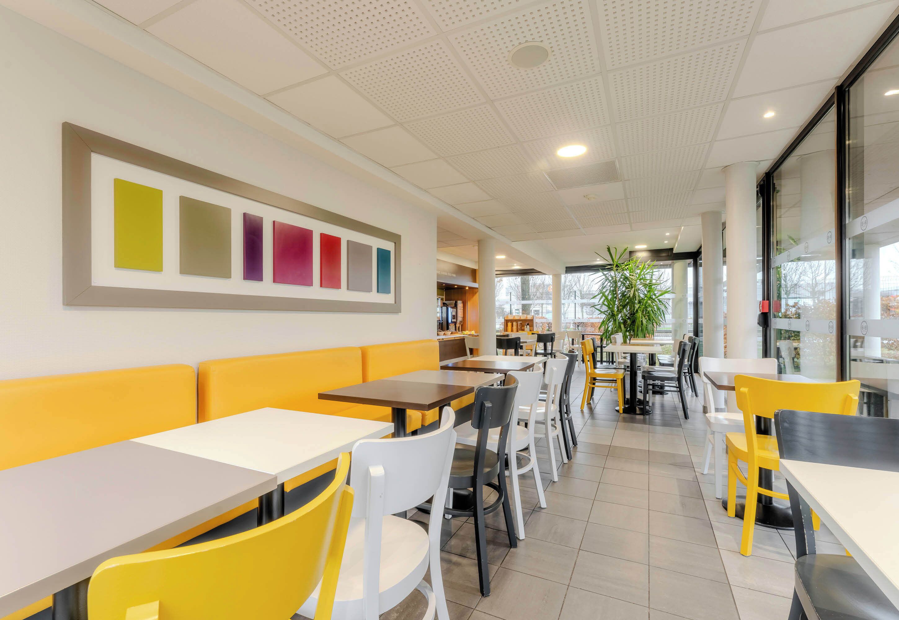 daily buffet breakfast for a fee