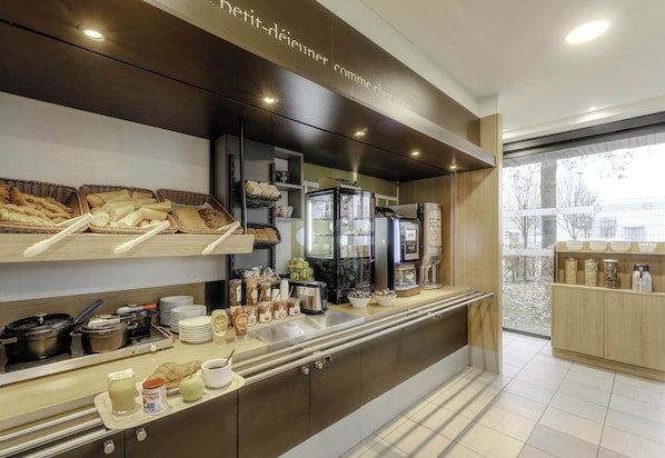 Tägliches Frühstücksbuffet gegen Gebühr