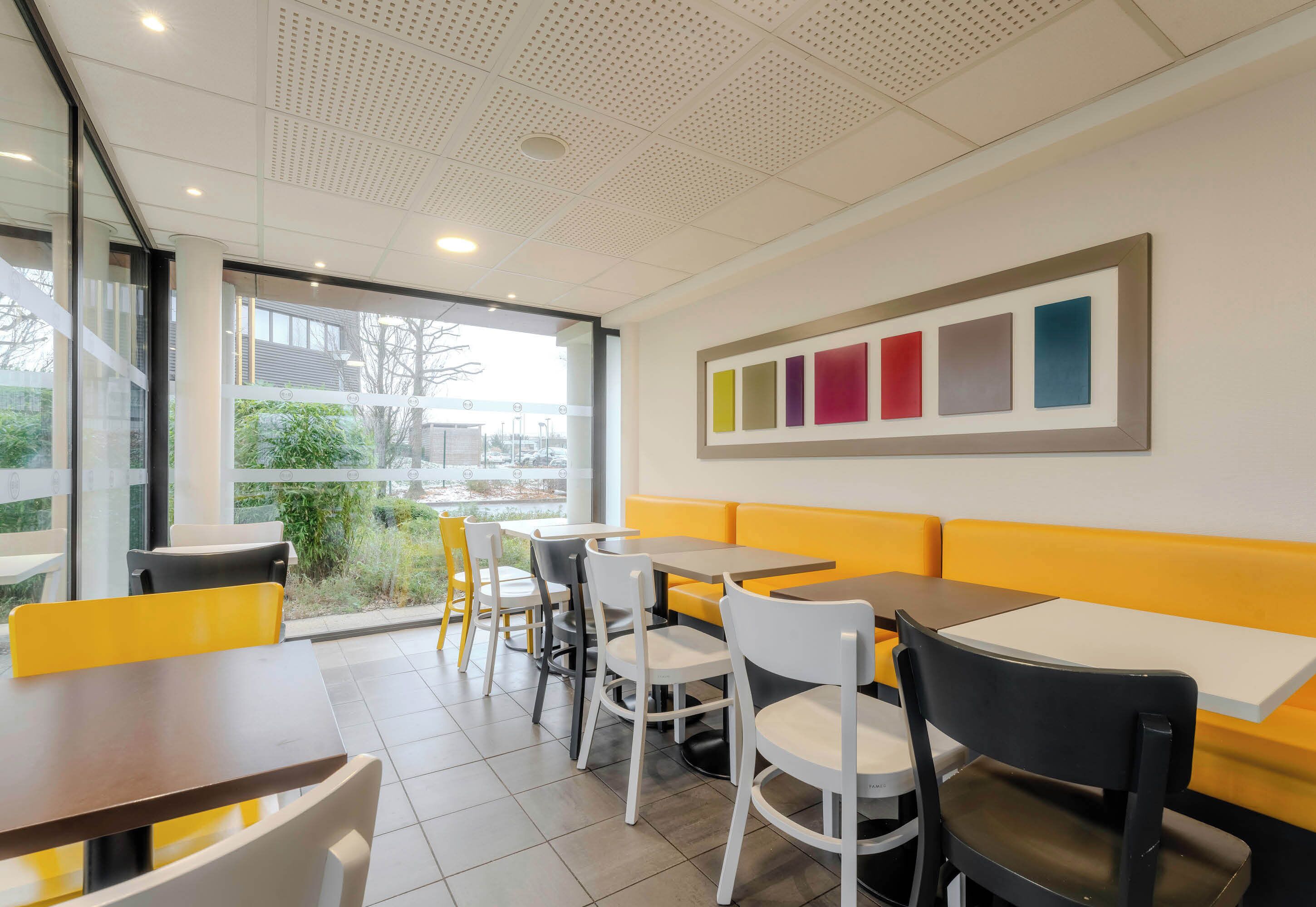 daily buffet breakfast for a fee