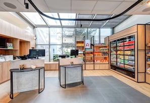 Gift shop - B&B HOTEL Paris Italie Porte de Choisy (Ivry-sur-Seine)