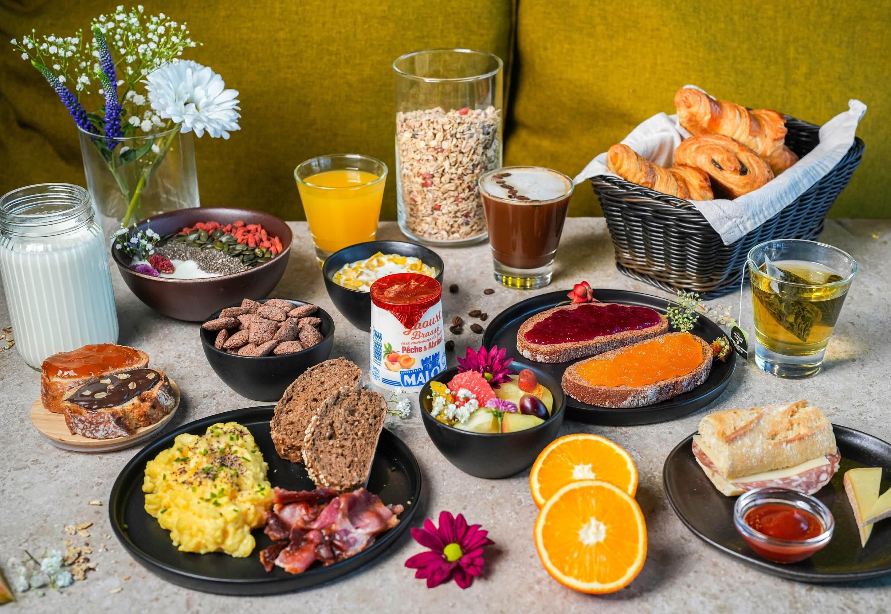 Petit déjeuner buffet servi tous les jours en supplément