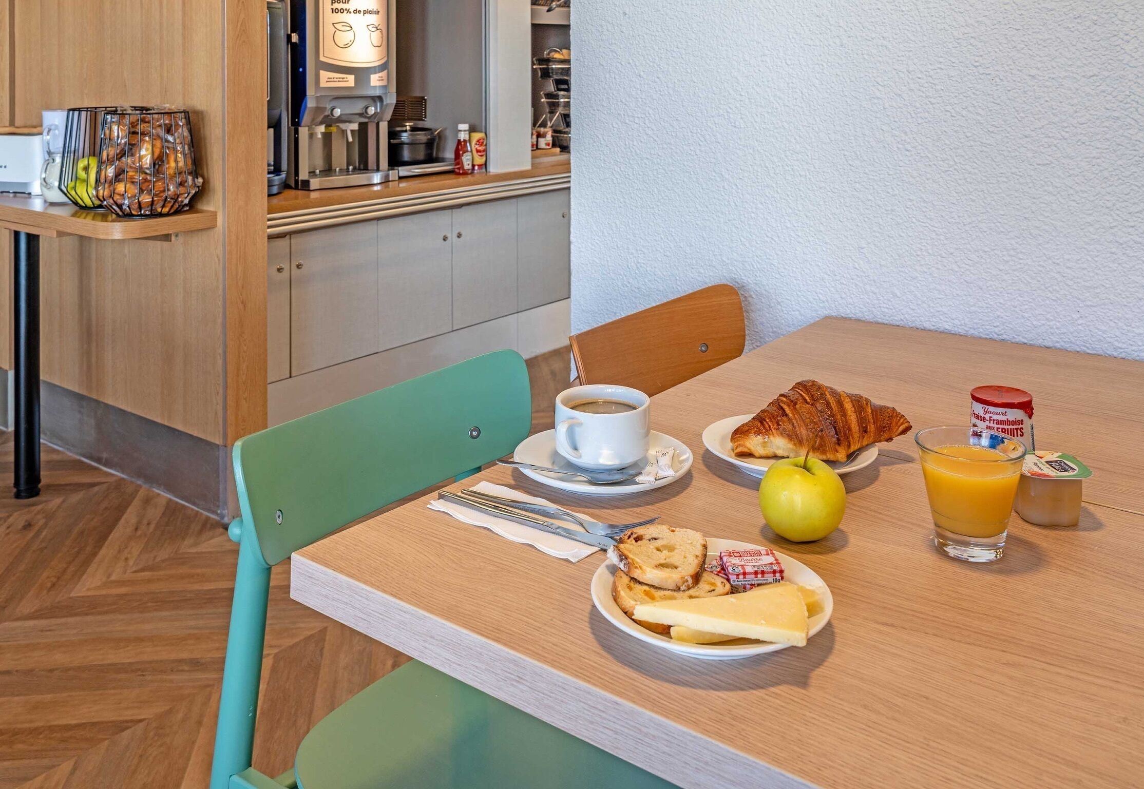 daily buffet breakfast (eur 8.90 per person)