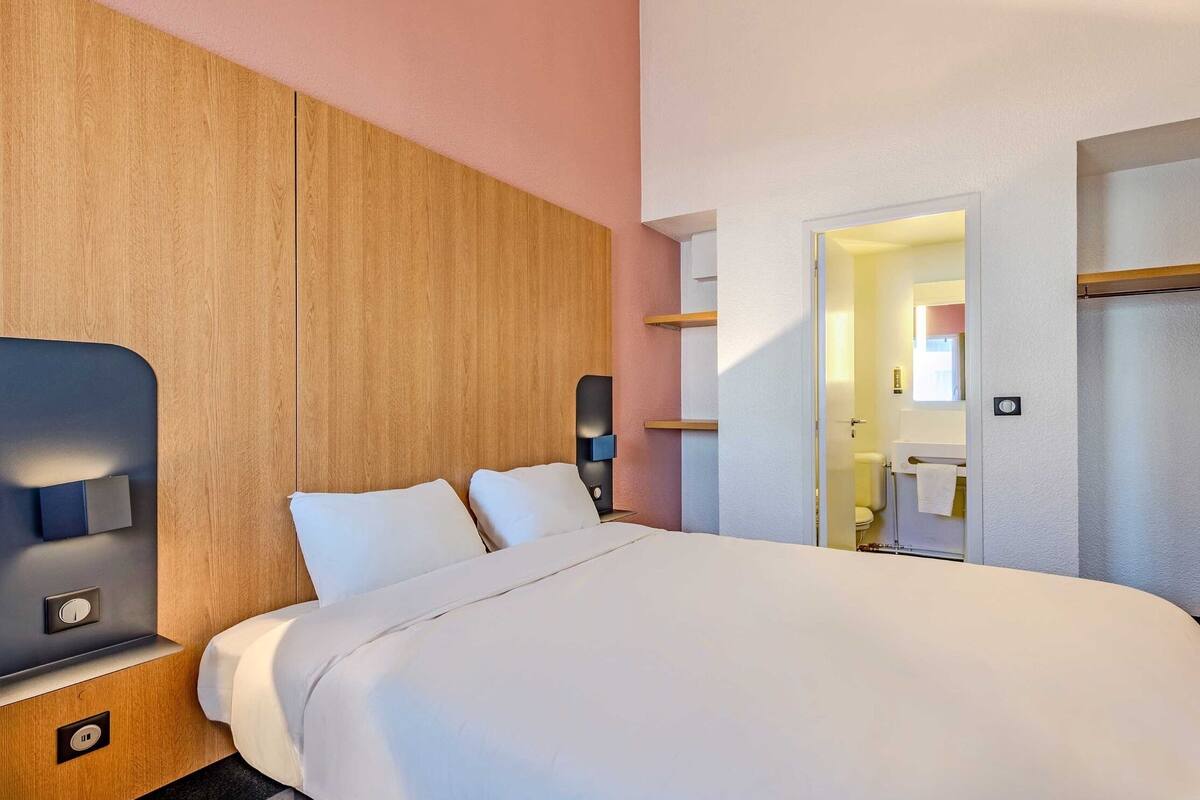 double room, non smoking | desk, soundproofing, free cots/infant beds, free wifi