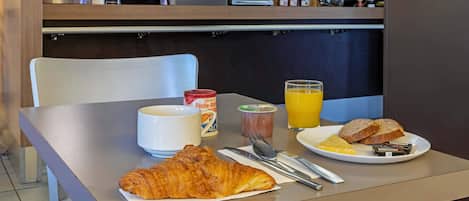 Daily buffet breakfast for a fee